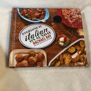 Rachael Ray’s Everyone is Italian on Sunday cookbook
